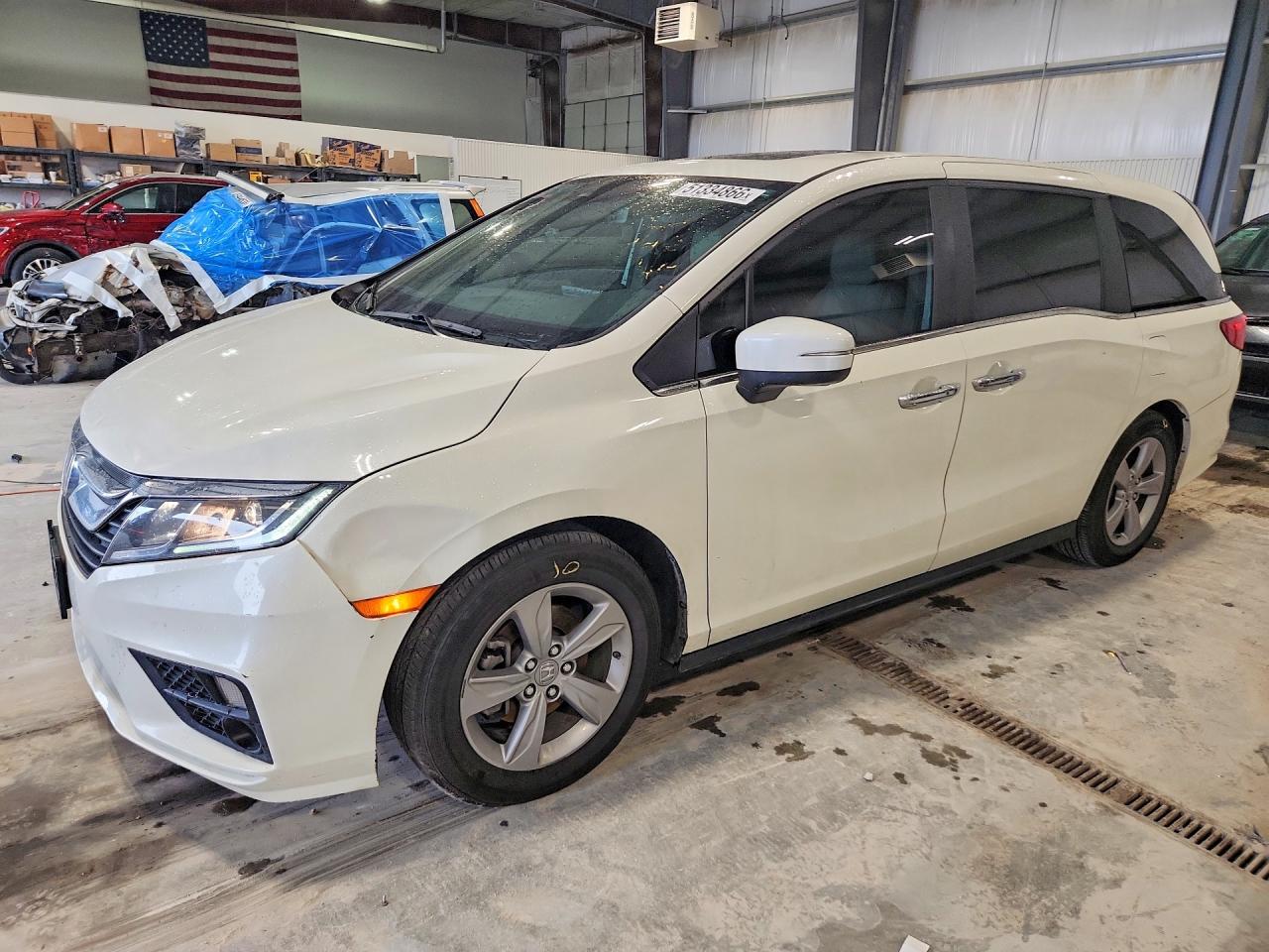 Salvage Honda Odyssey Image