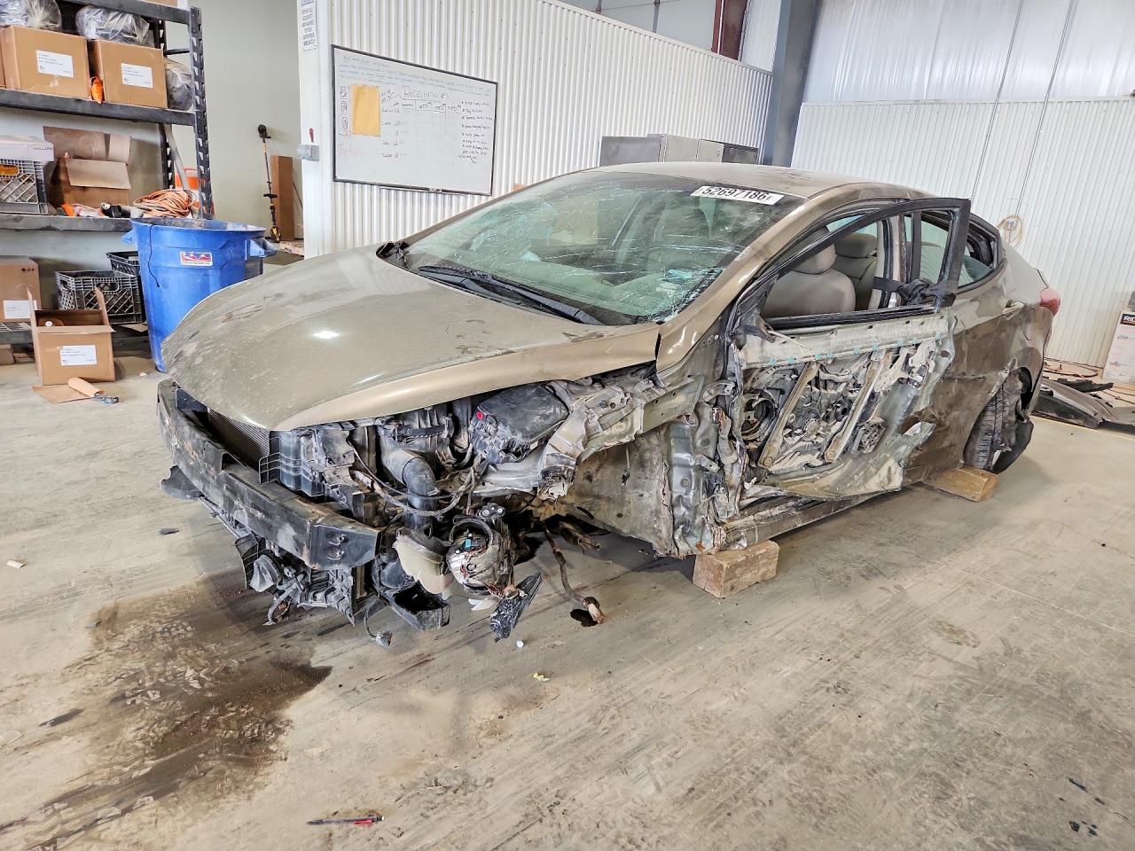 Salvage Hyundai ELANTRA Image