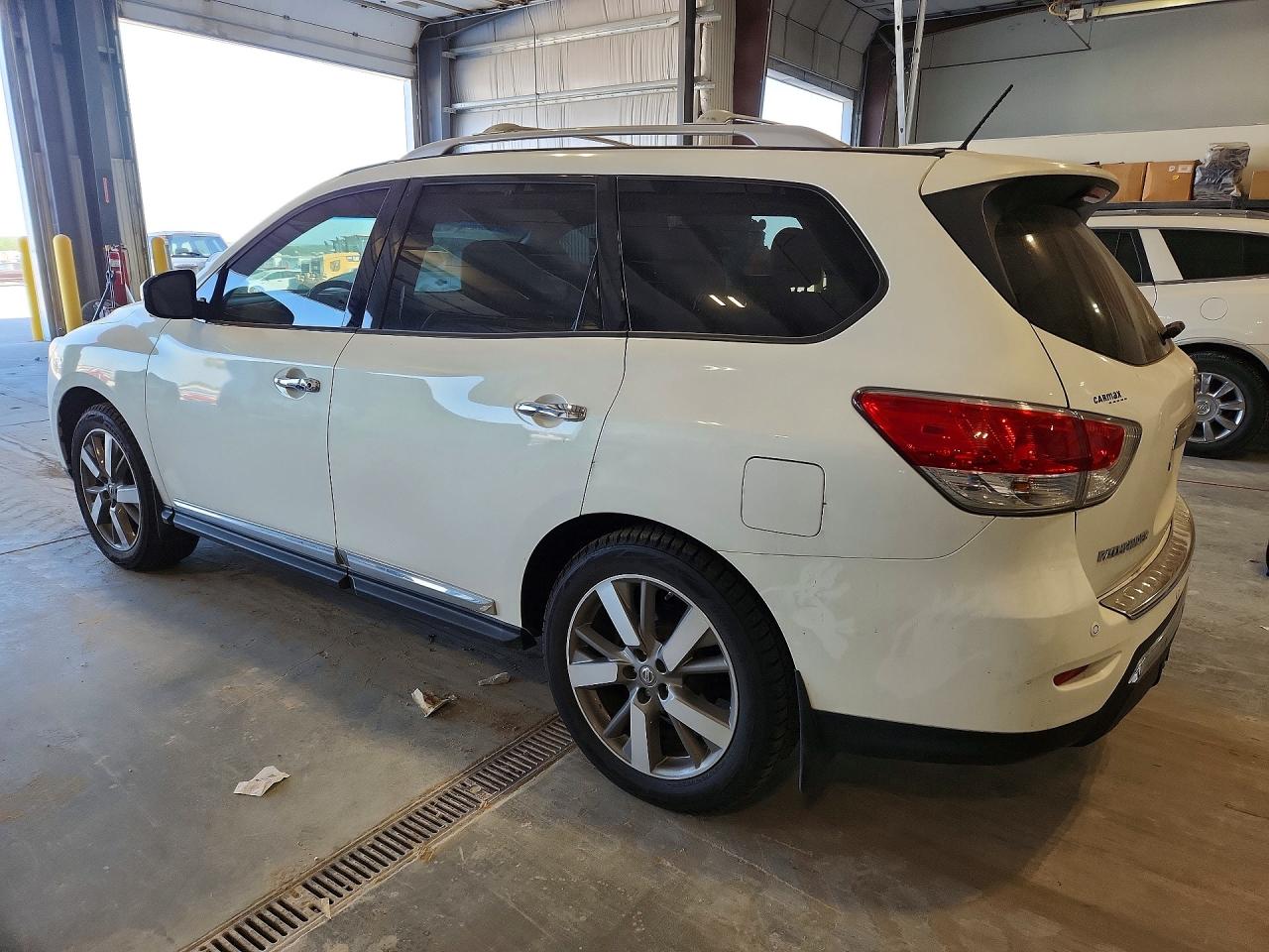 Nissan Pathfinder S