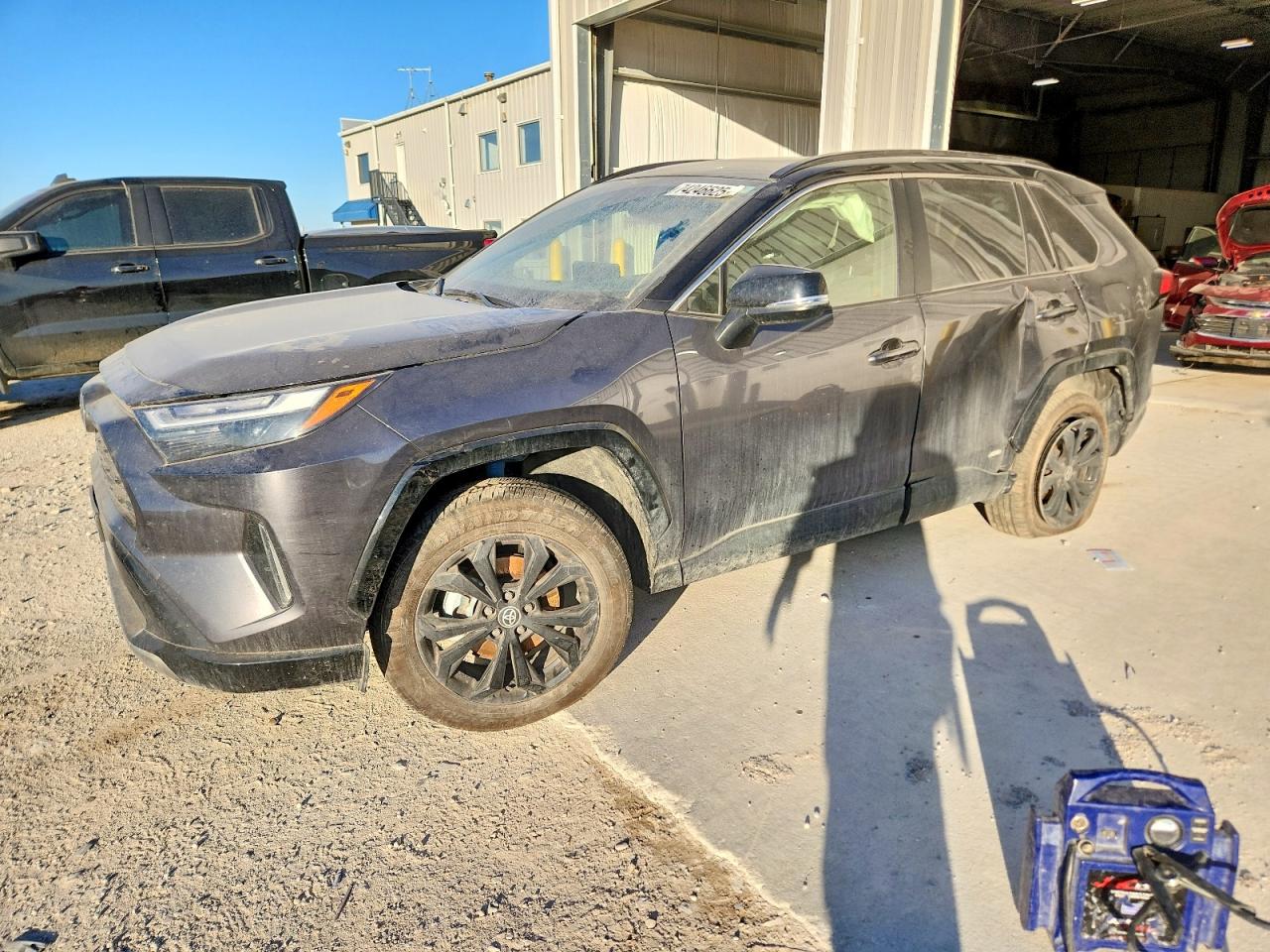 Salvage Toyota RAV4 Image