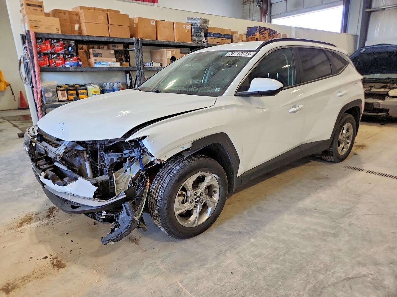 Salvage Hyundai TUCSON Image