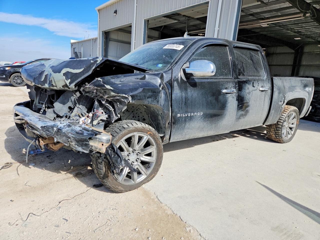 Salvage Chevrolet Silverado Image