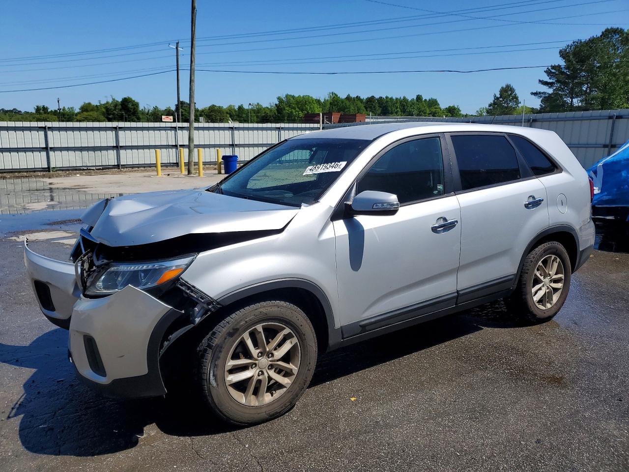Salvage Kia Sorento Image