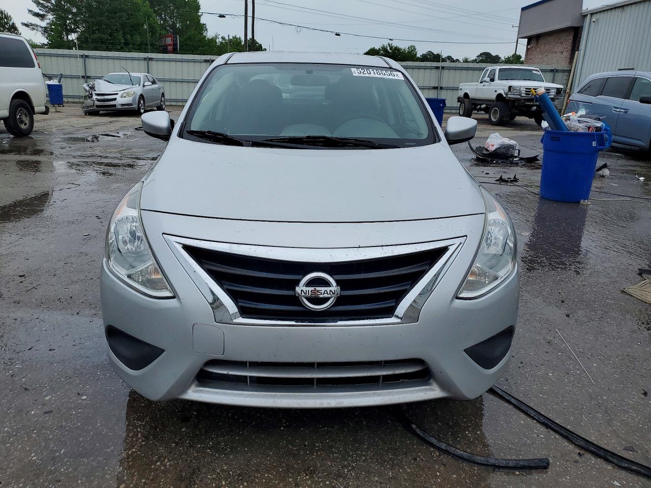 Nissan Versa Sv