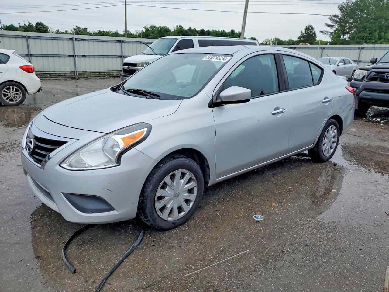 Salvage Nissan Versa Image