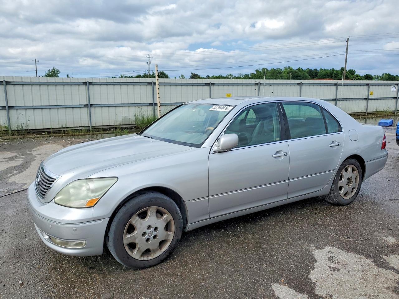 Salvage Lexus LS Image