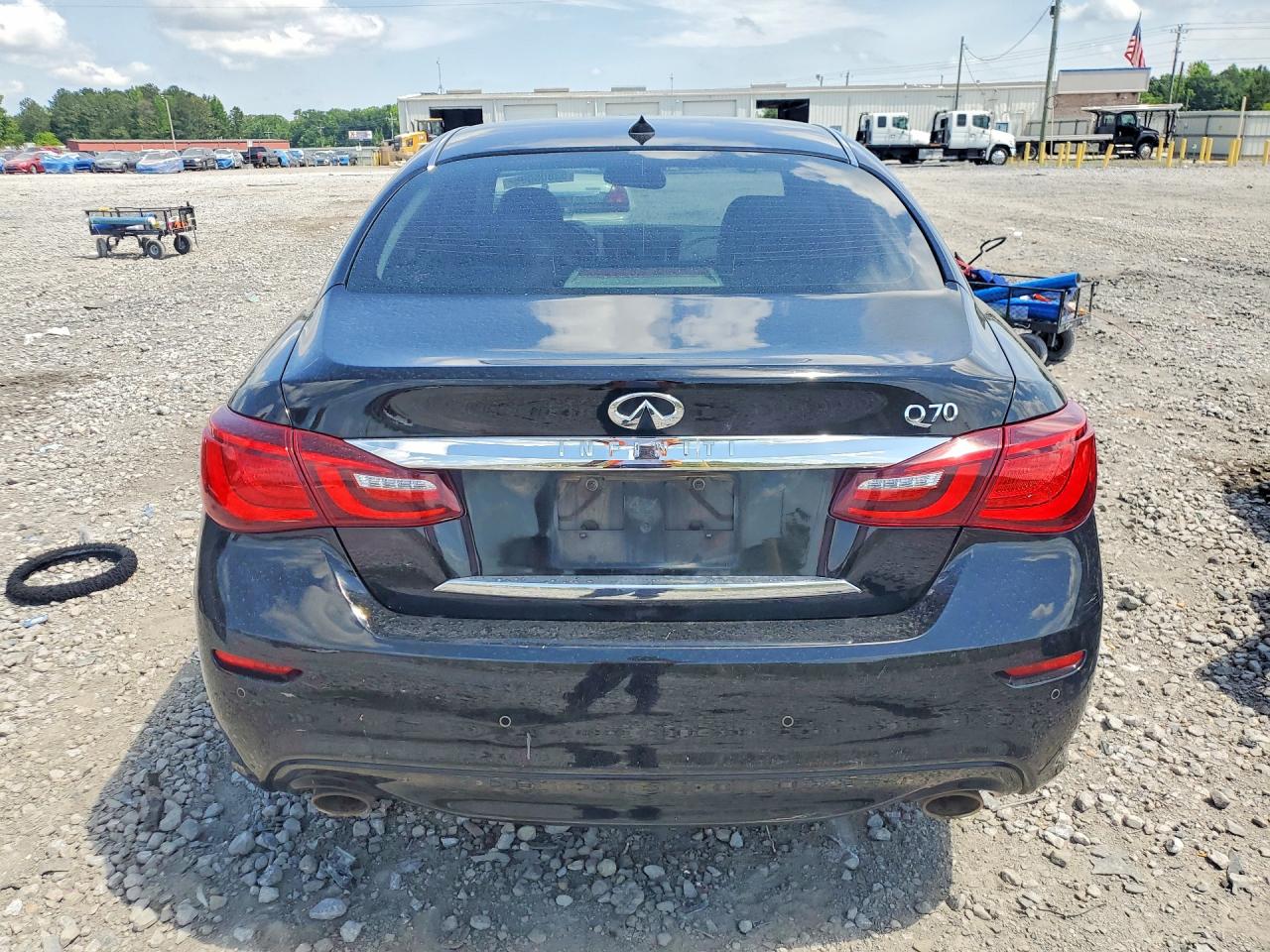 INFINITI Q70 3.7 Luxe
