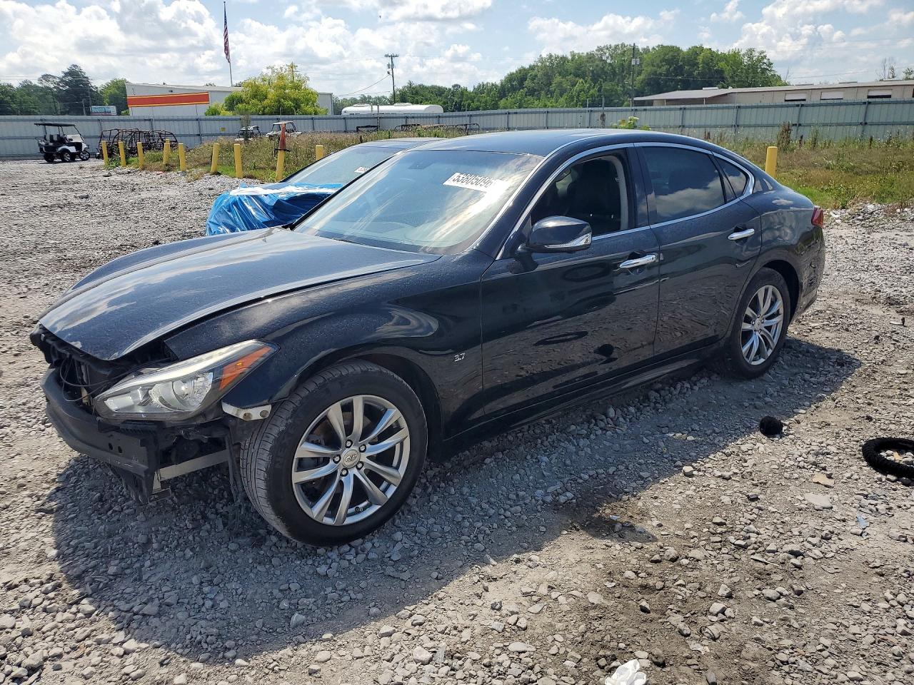 Salvage INFINITI Q70 Image