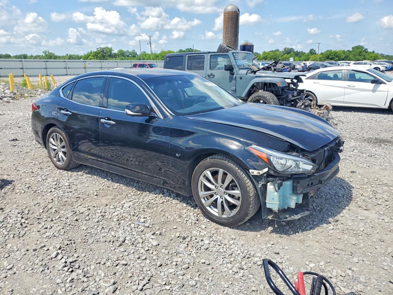 INFINITI Q70 3.7 Luxe