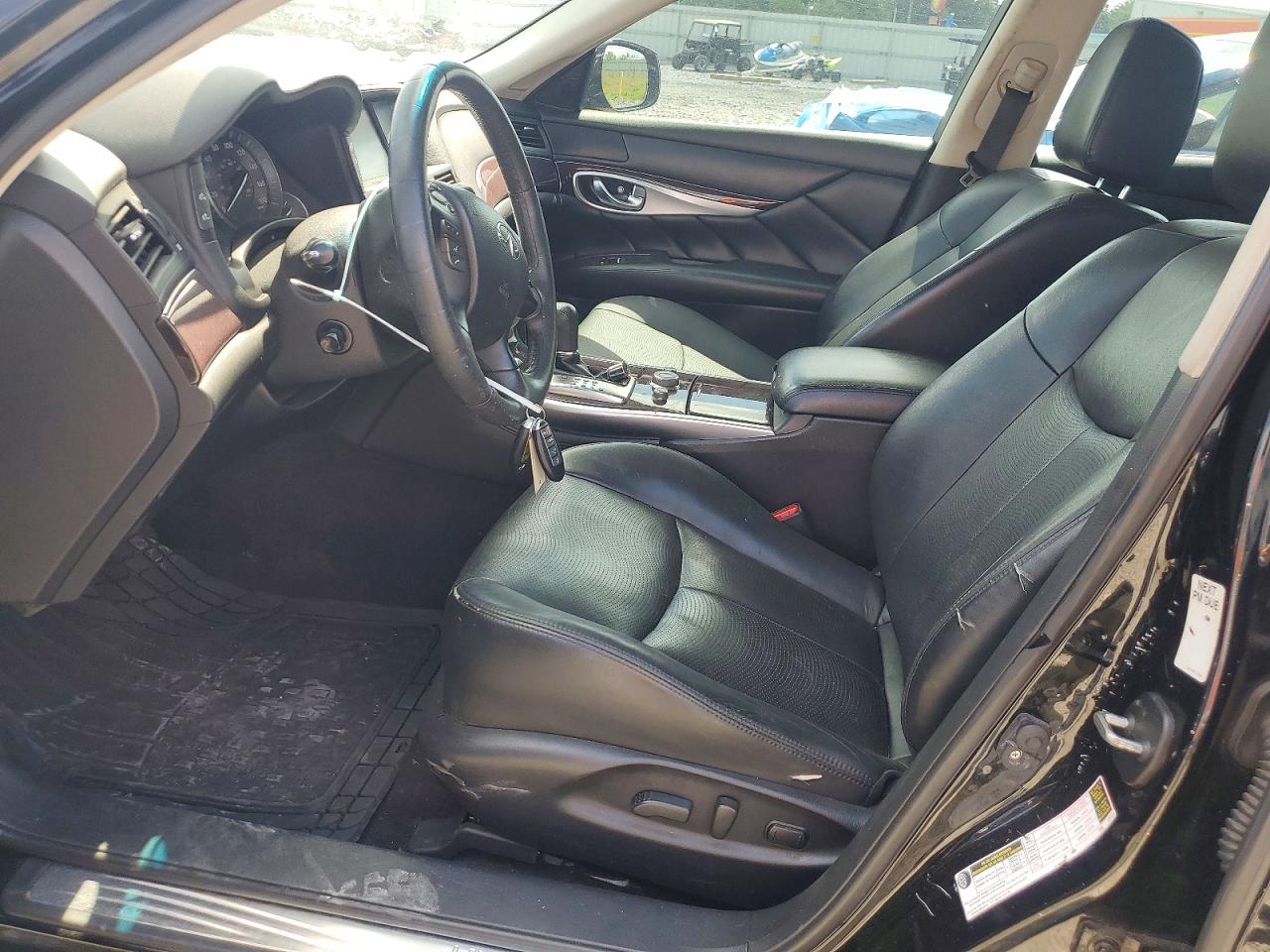 INFINITI Q70 3.7 Luxe