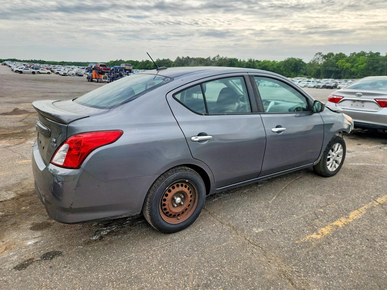 Nissan Versa Sv