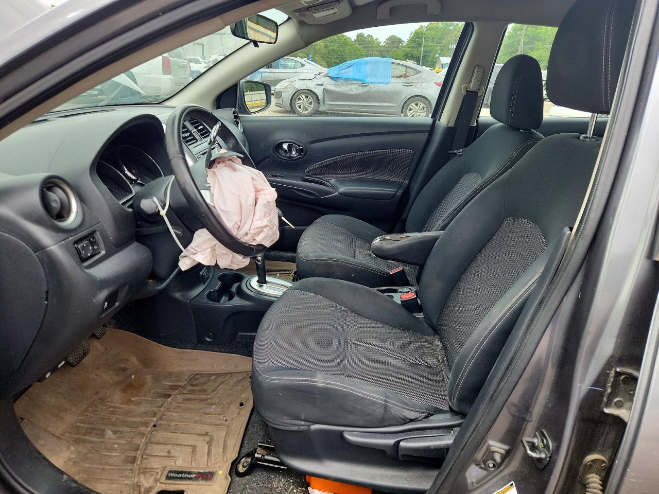 Nissan Versa Sv