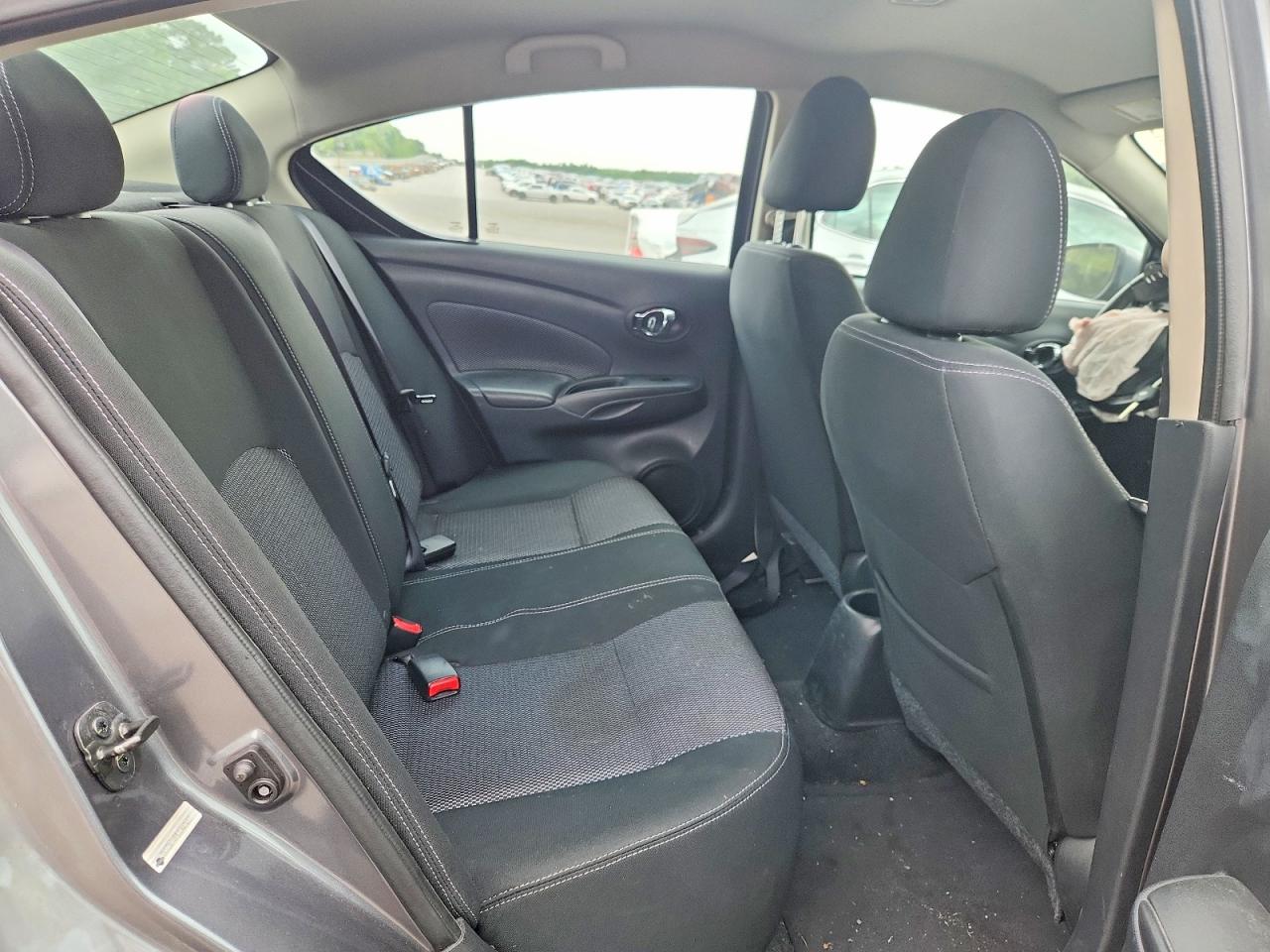 Nissan Versa Sv