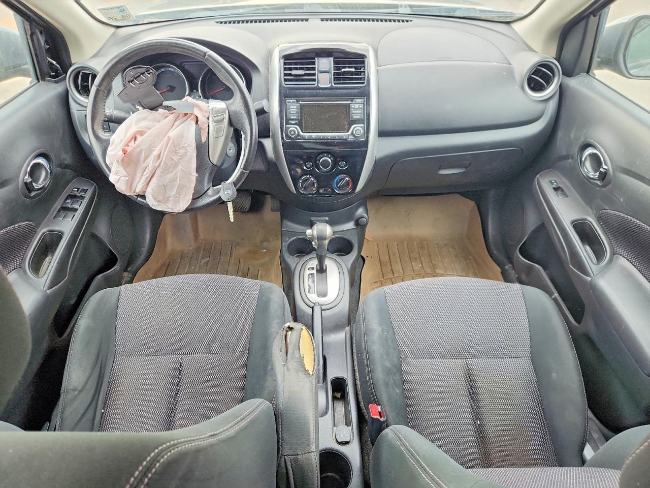 Nissan Versa Sv