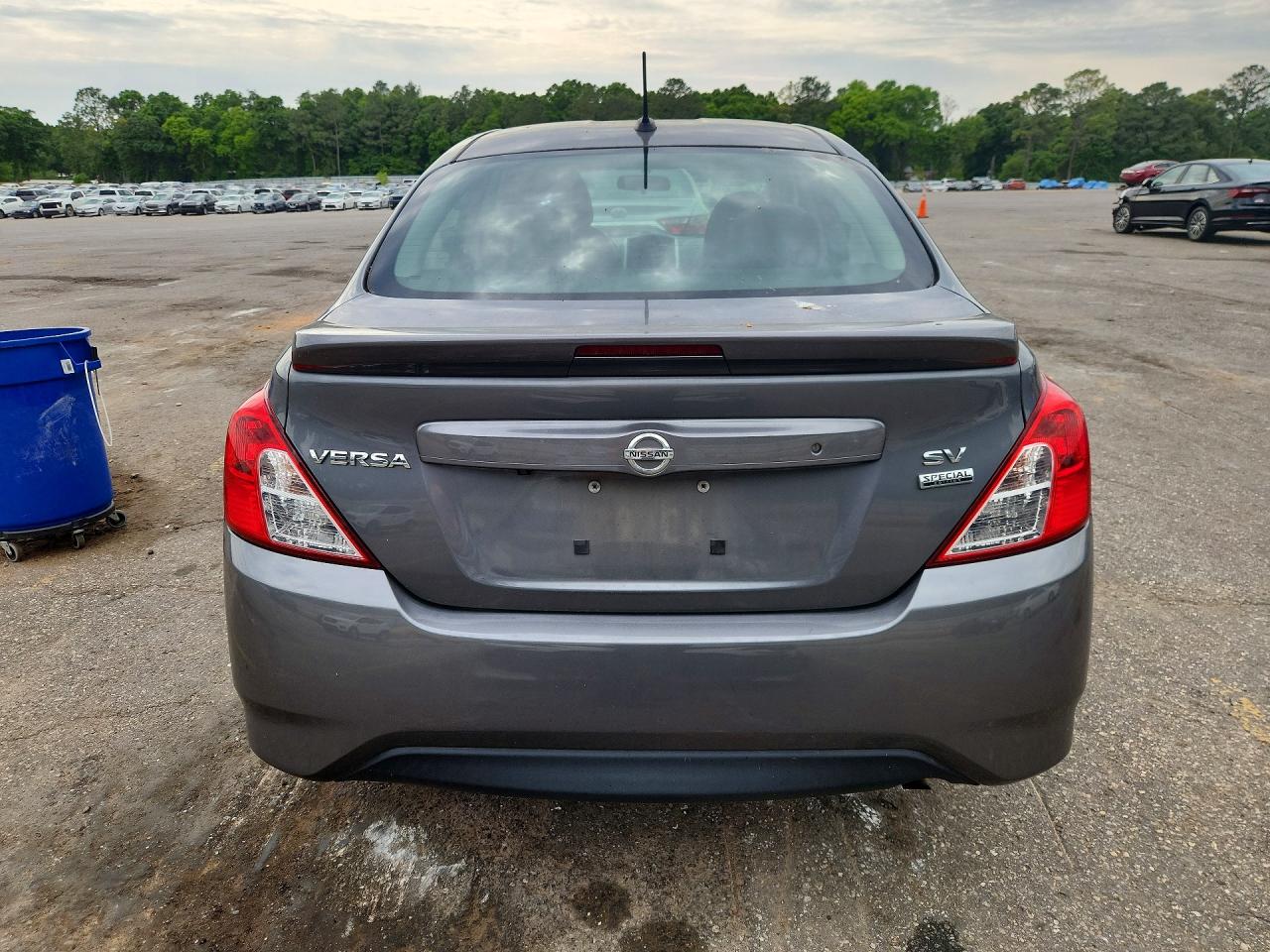 Nissan Versa Sv