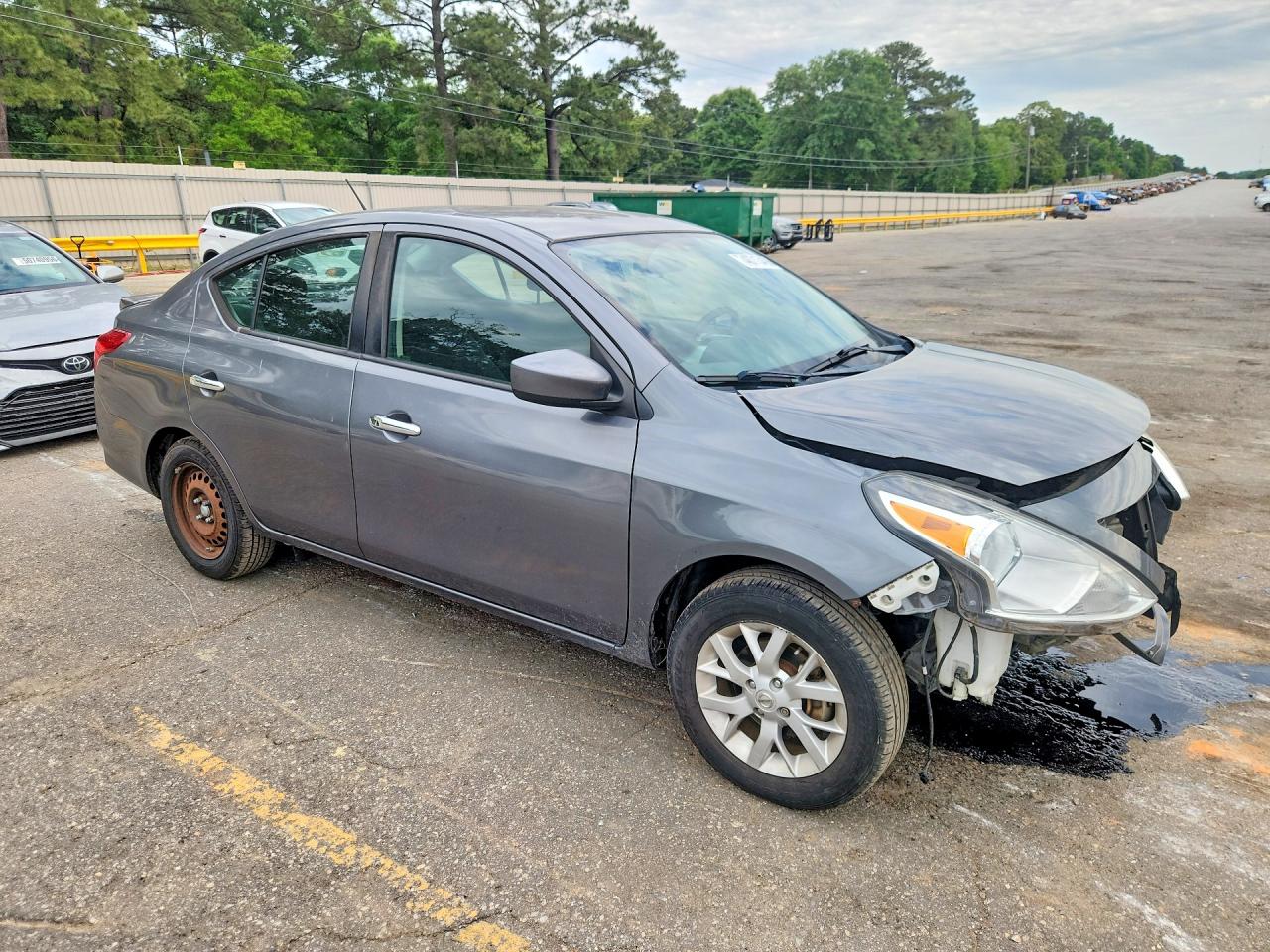 Nissan Versa Sv