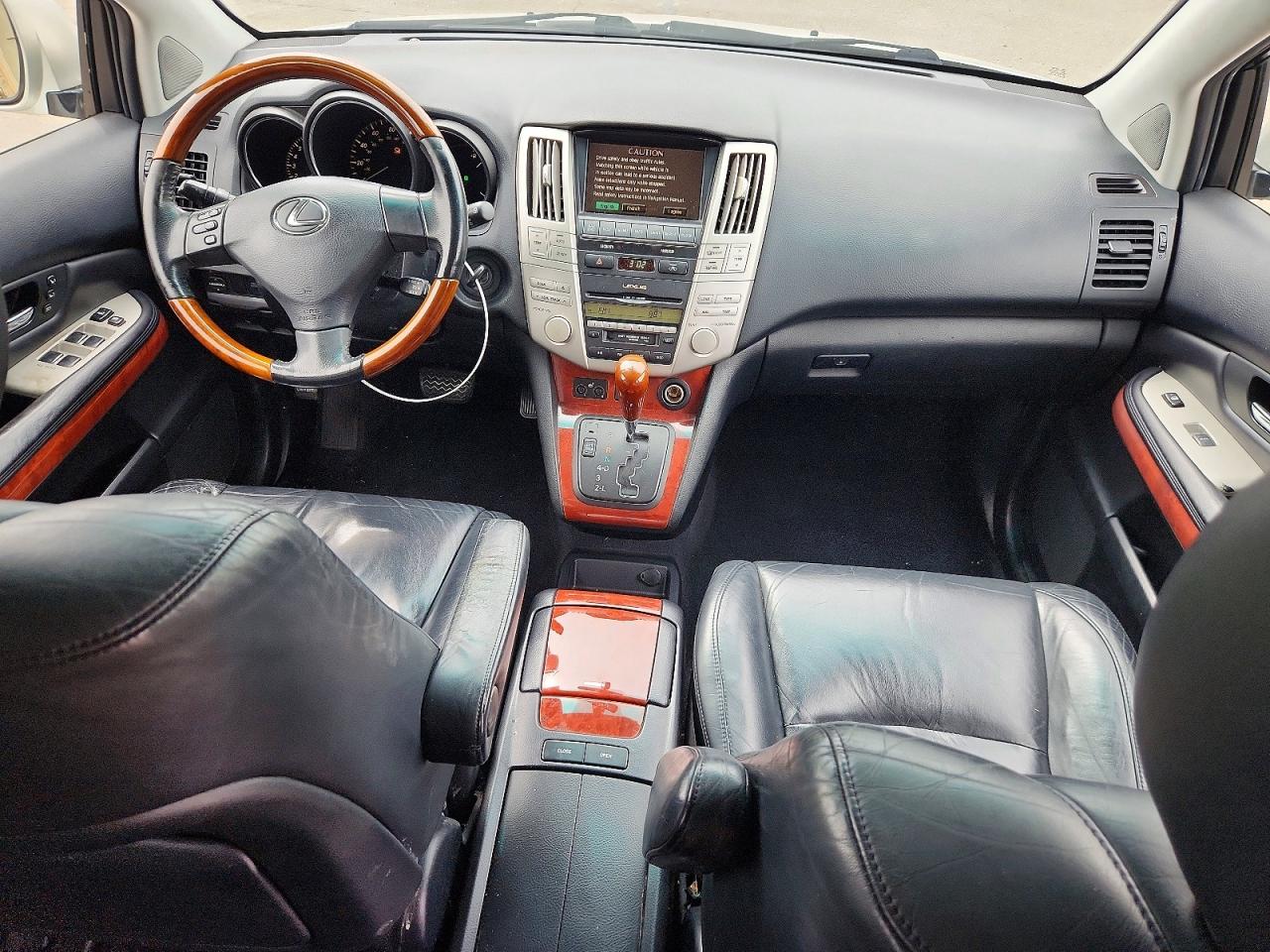 Lexus RX Base