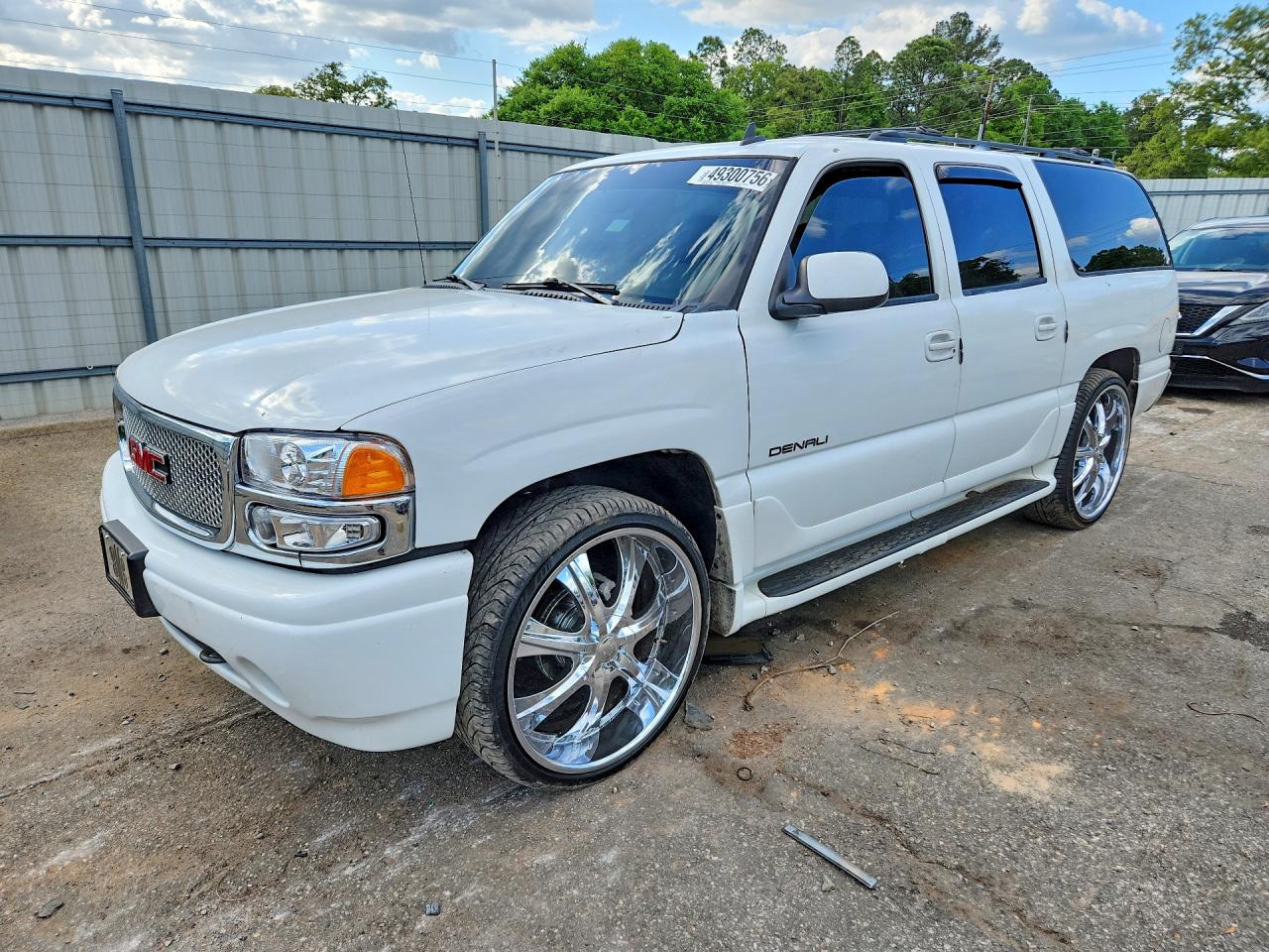 Salvage GMC Yukon Image