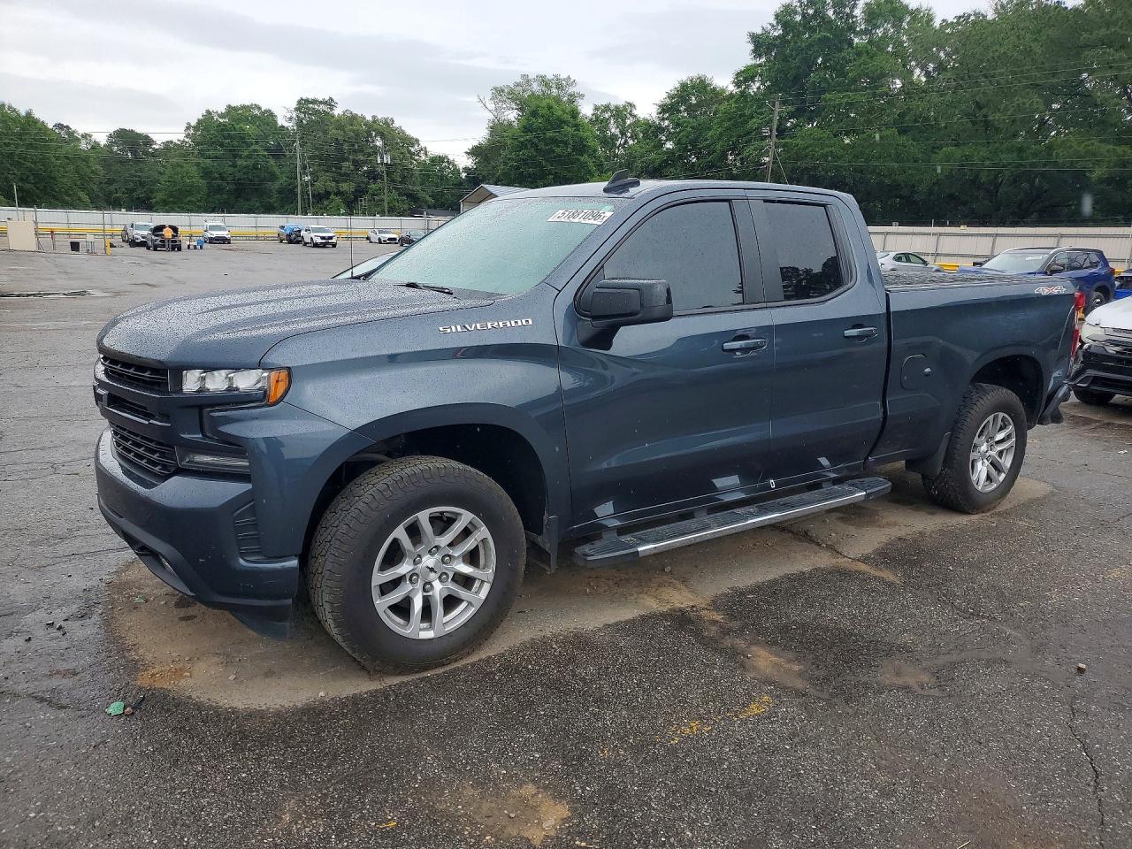 Salvage Chevrolet Silverado Image