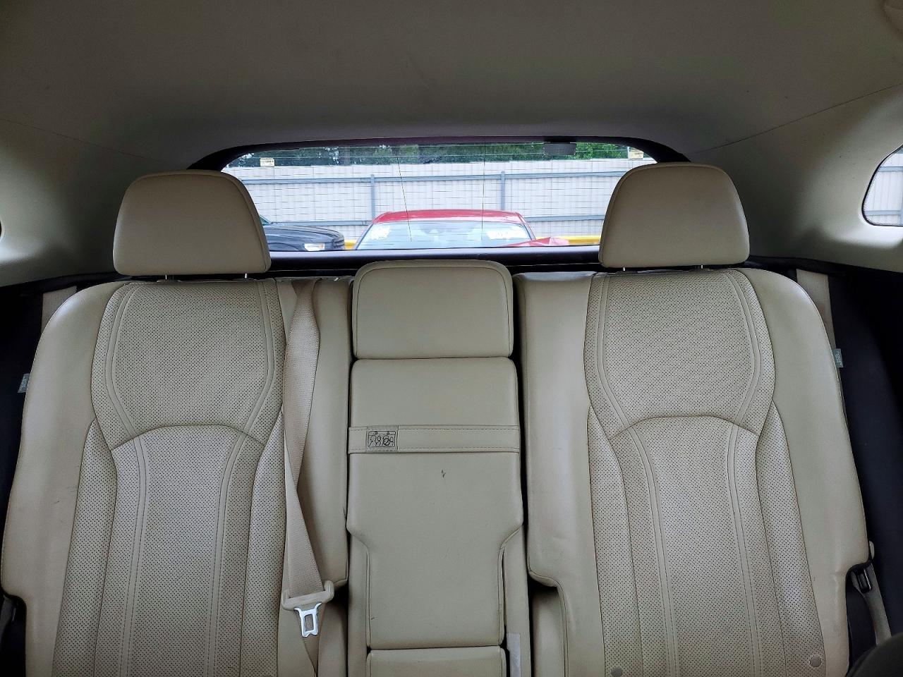 Lexus RX Base