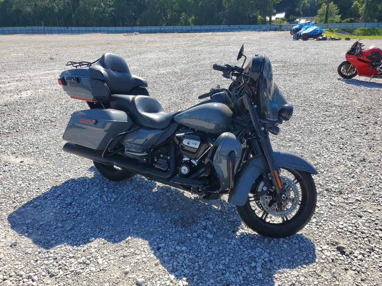 Salvage Harley-Davidson Fl Image
