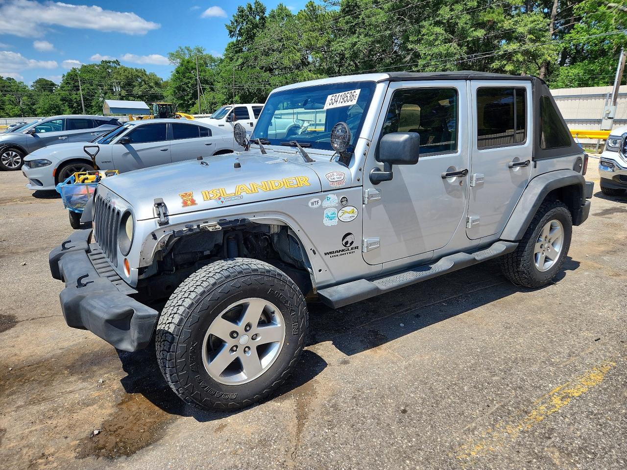 Salvage Jeep Wrangler Image