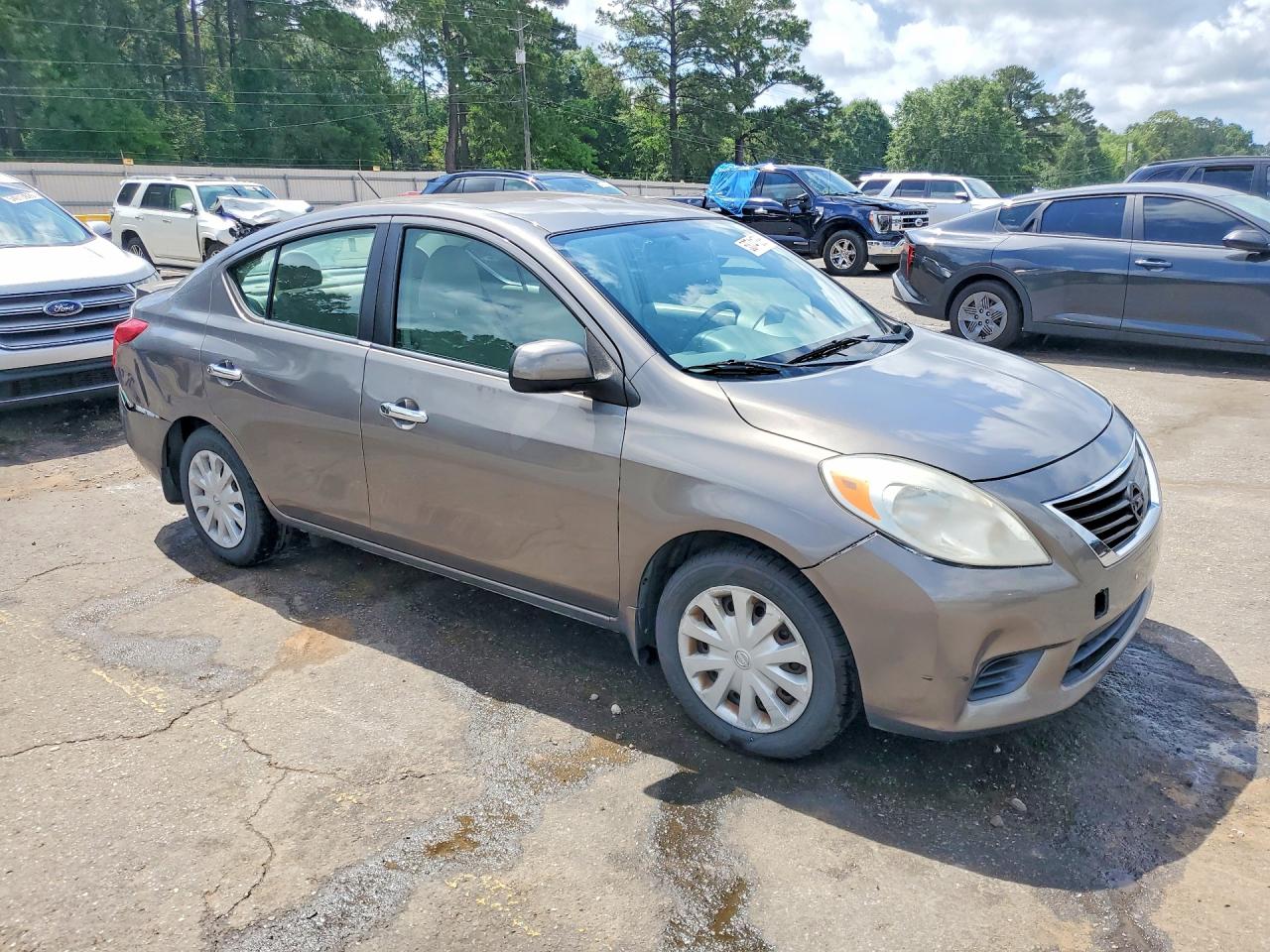 Nissan Versa 1.6 S