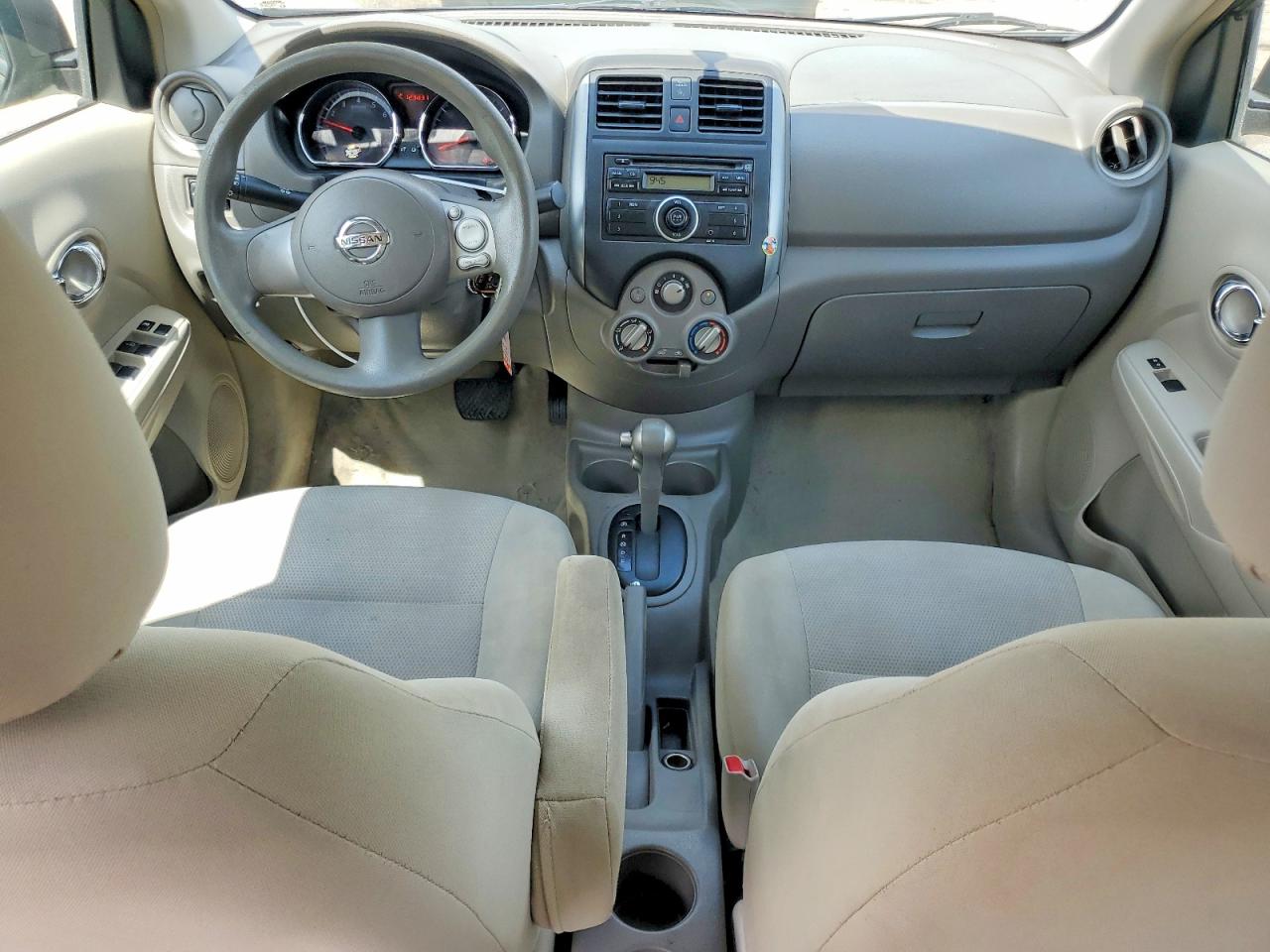 Nissan Versa 1.6 S