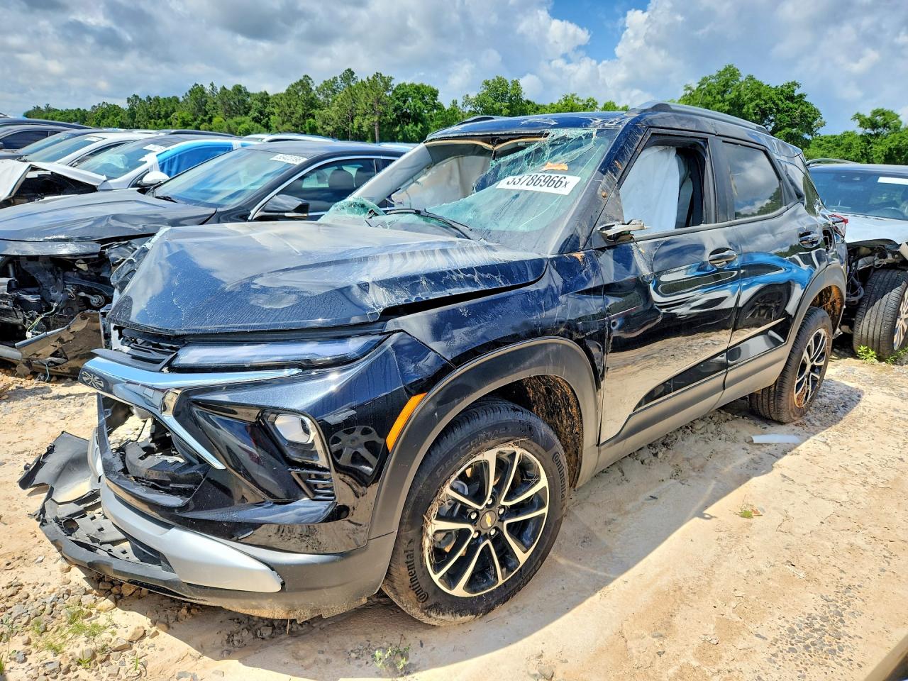 Salvage Chevrolet Trailblaze Image