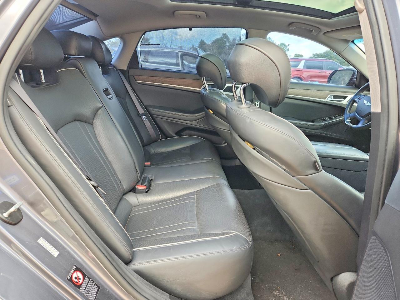 Hyundai Genesis 5.0l