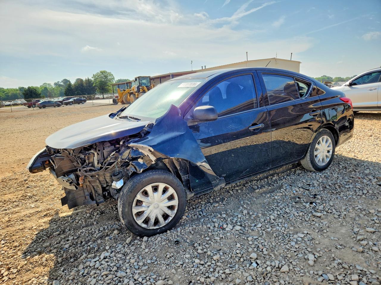 Salvage Nissan Versa Image
