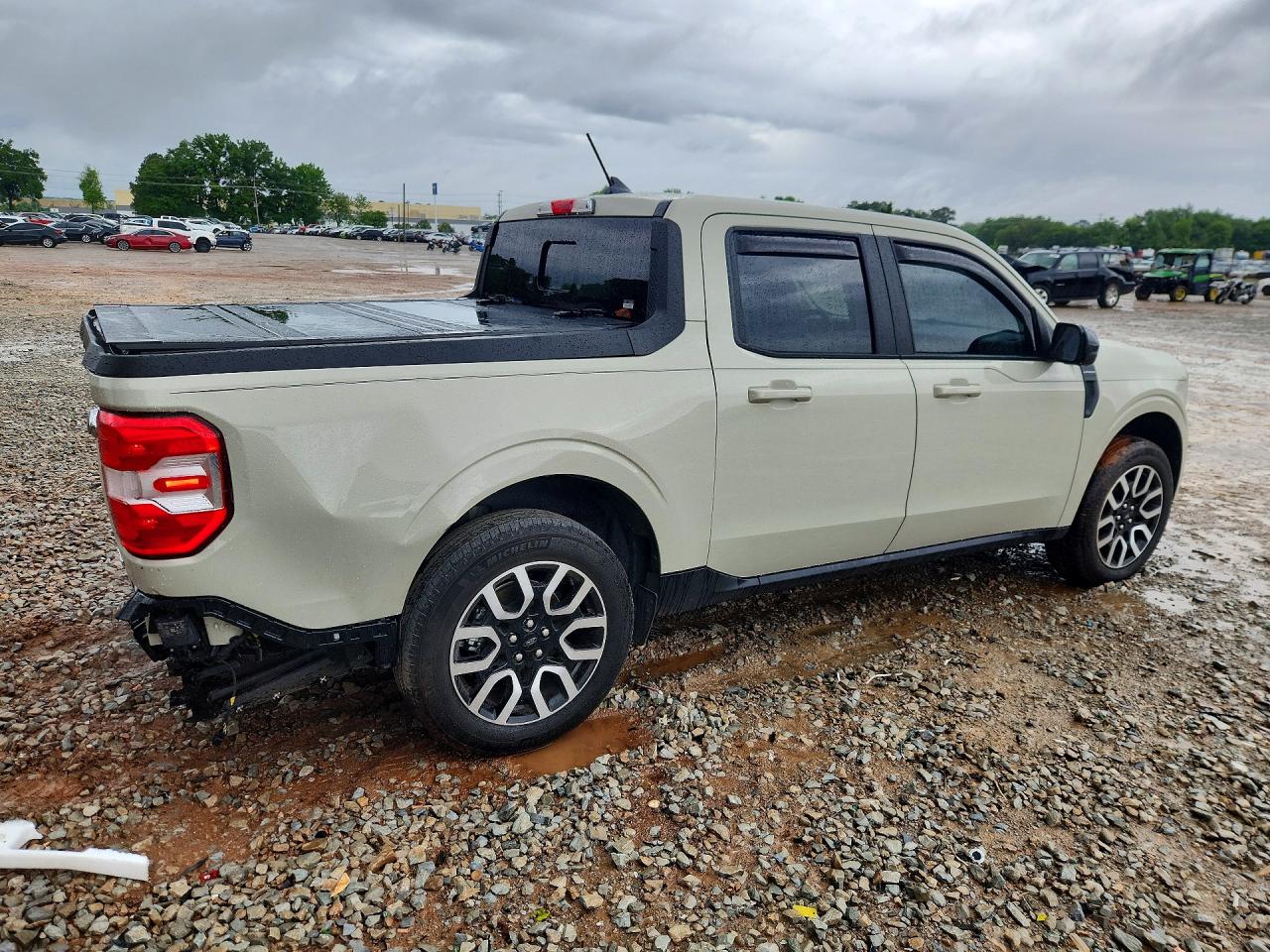 Ford Maverick Lariat