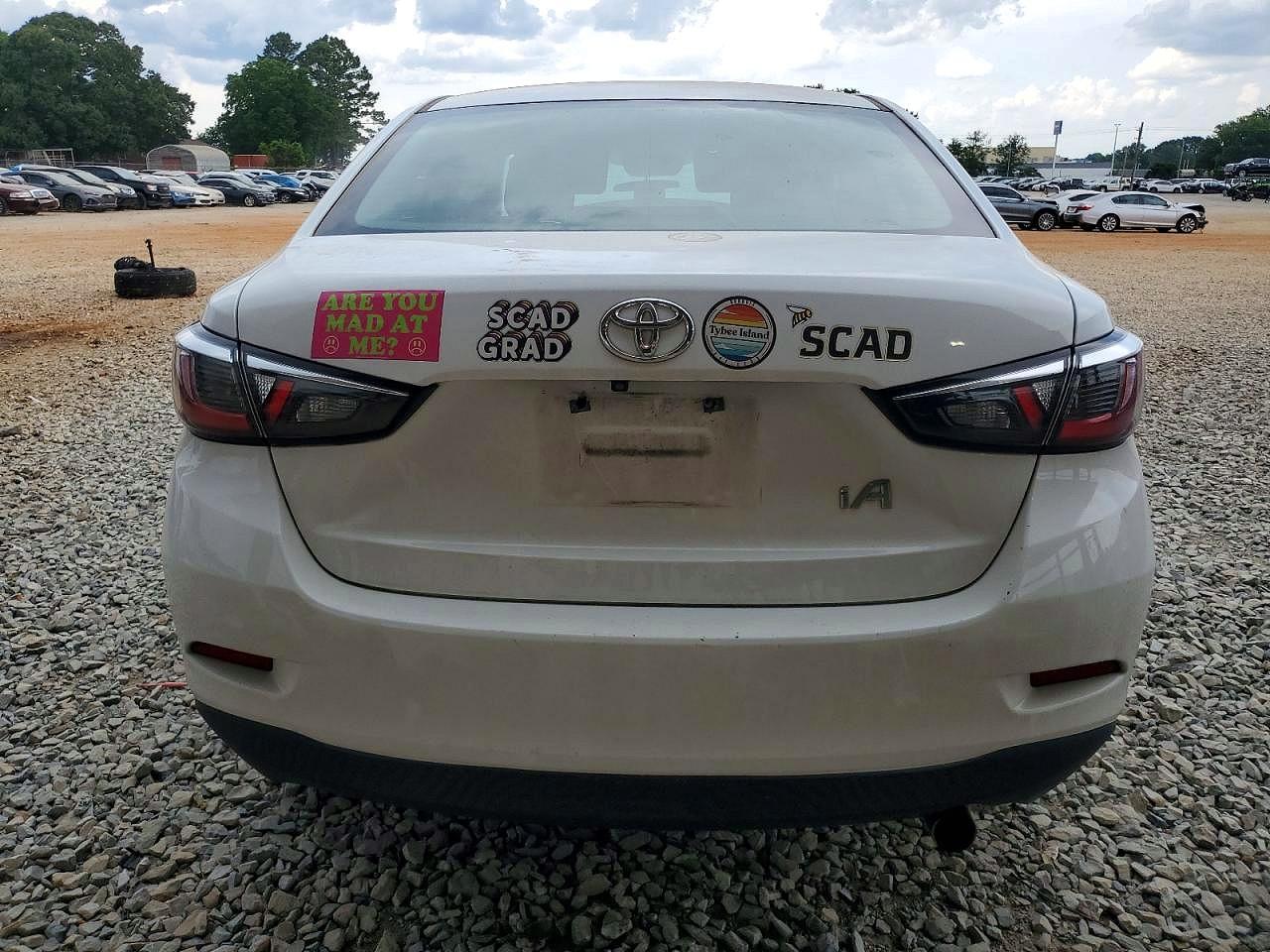 Toyota Yaris Base