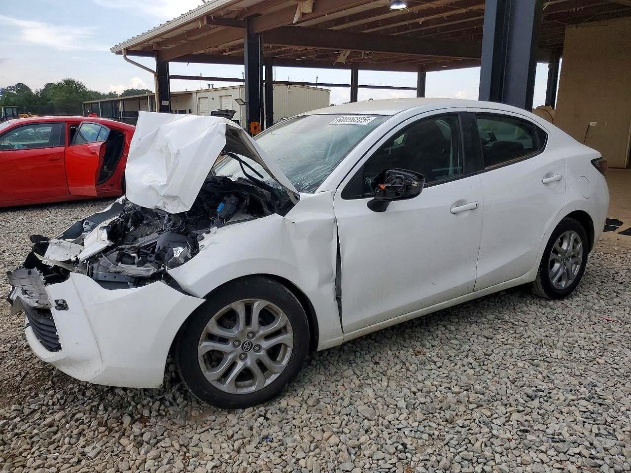 Salvage Toyota Yaris Image