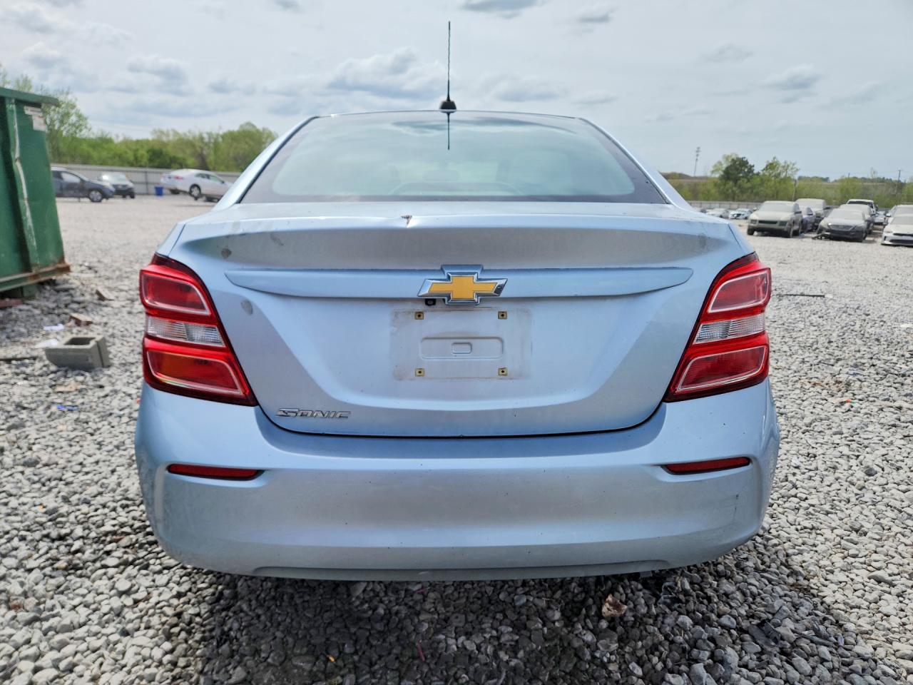 Chevrolet Sonic Ls