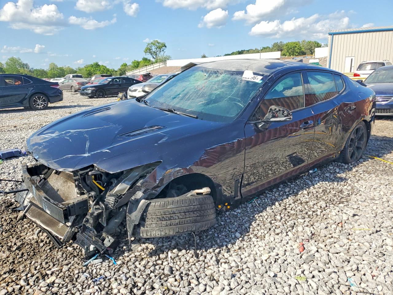 Salvage Kia Stinger Image