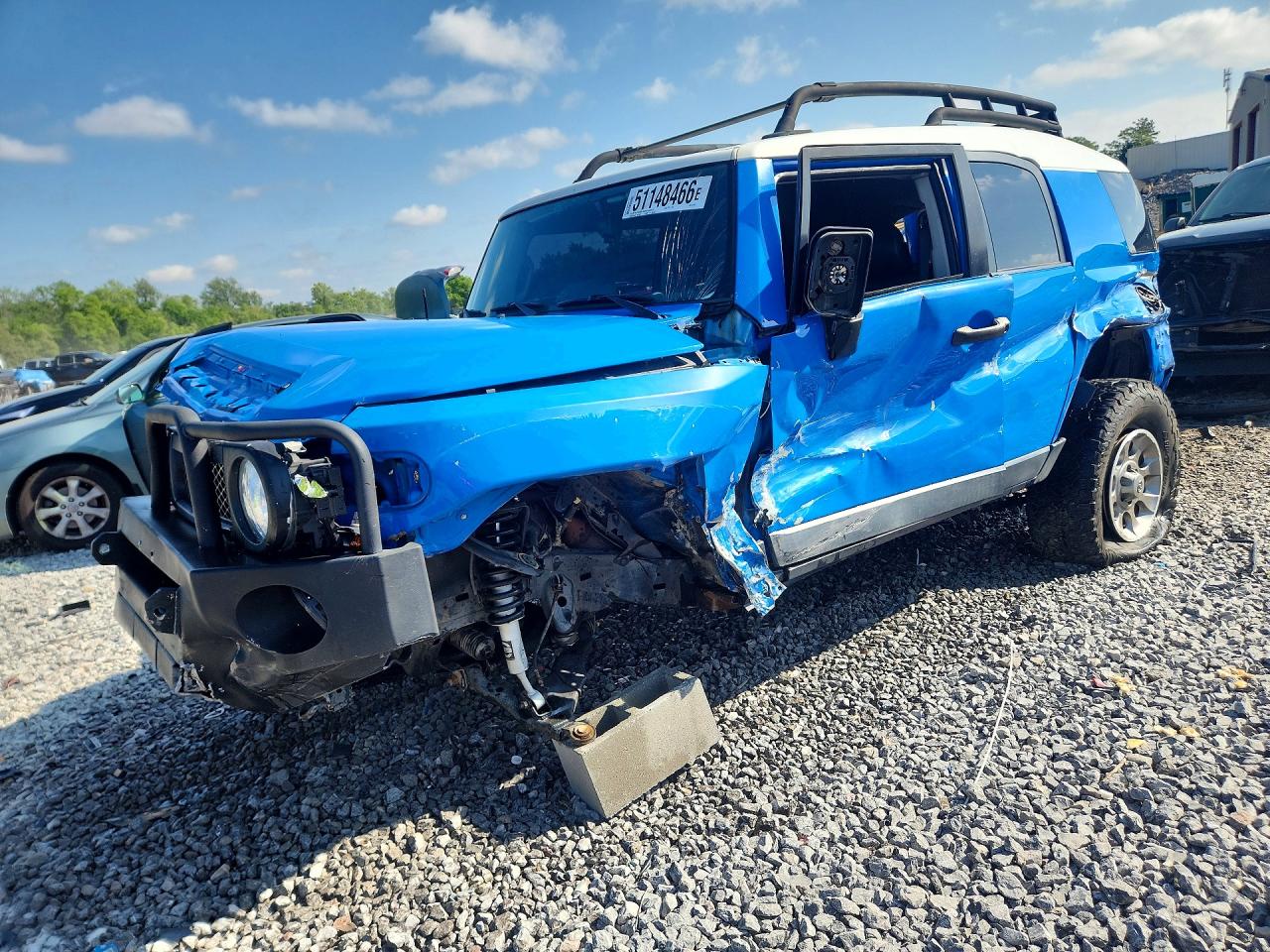 Salvage Toyota FJ Cruiser Image