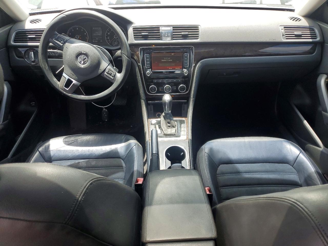 Volkswagen Passat Sel