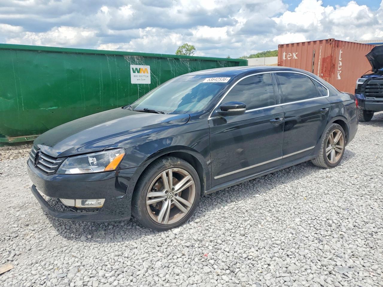 Salvage Volkswagen Passat Image
