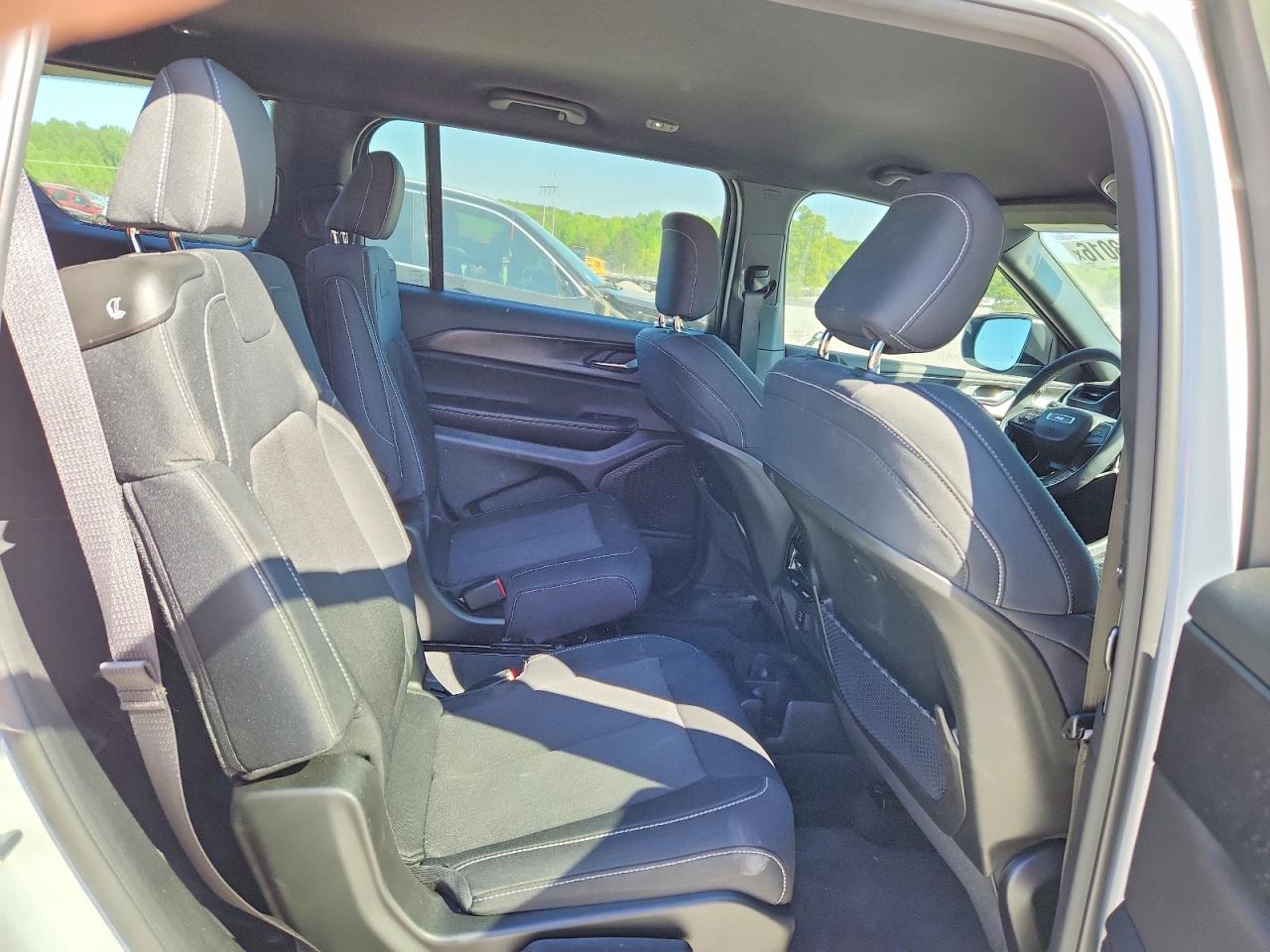 Jeep Cherokee L Laredo
