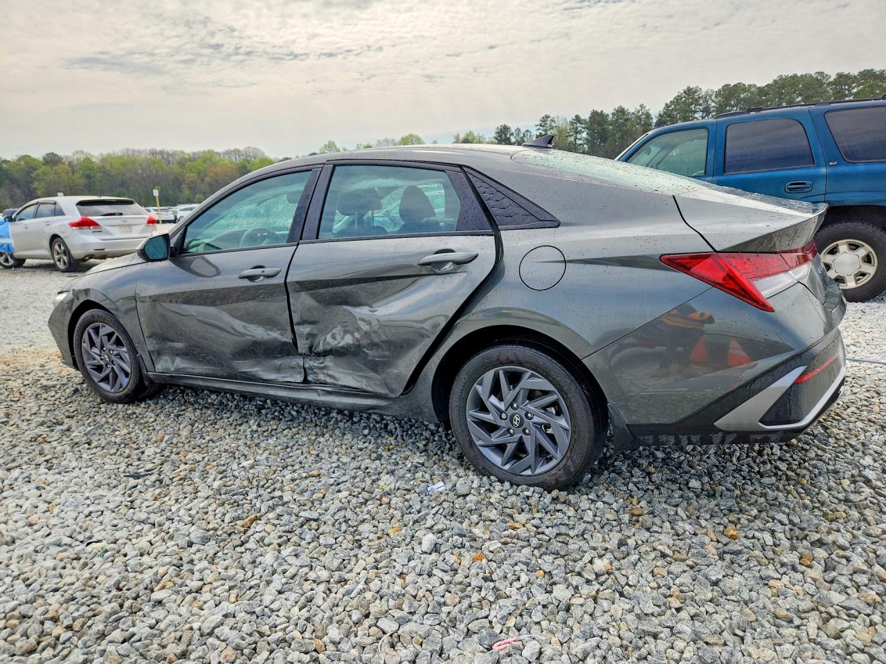 Hyundai ELANTRA Blue