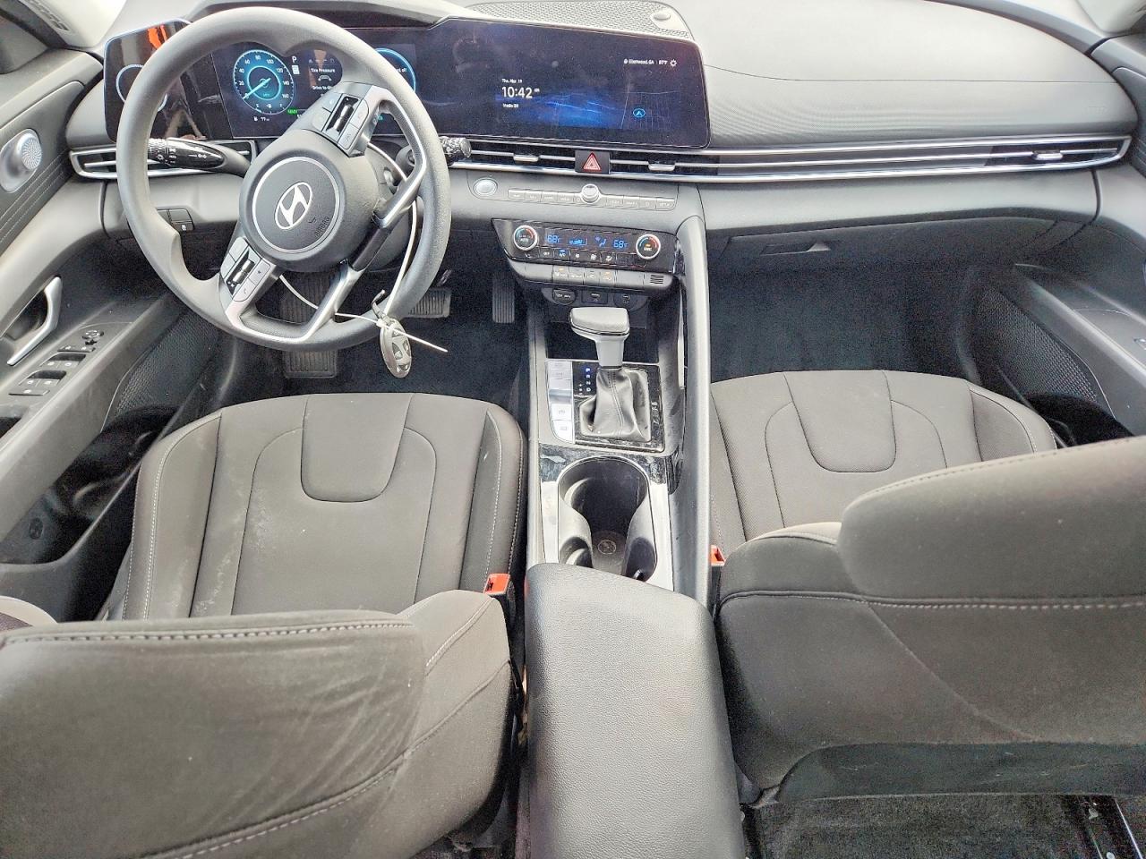 Hyundai ELANTRA Blue
