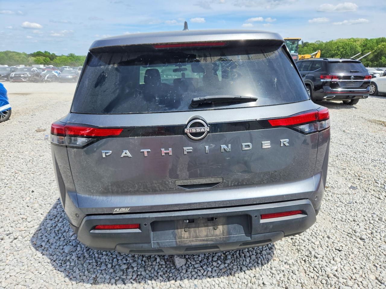 Nissan Pathfinder S