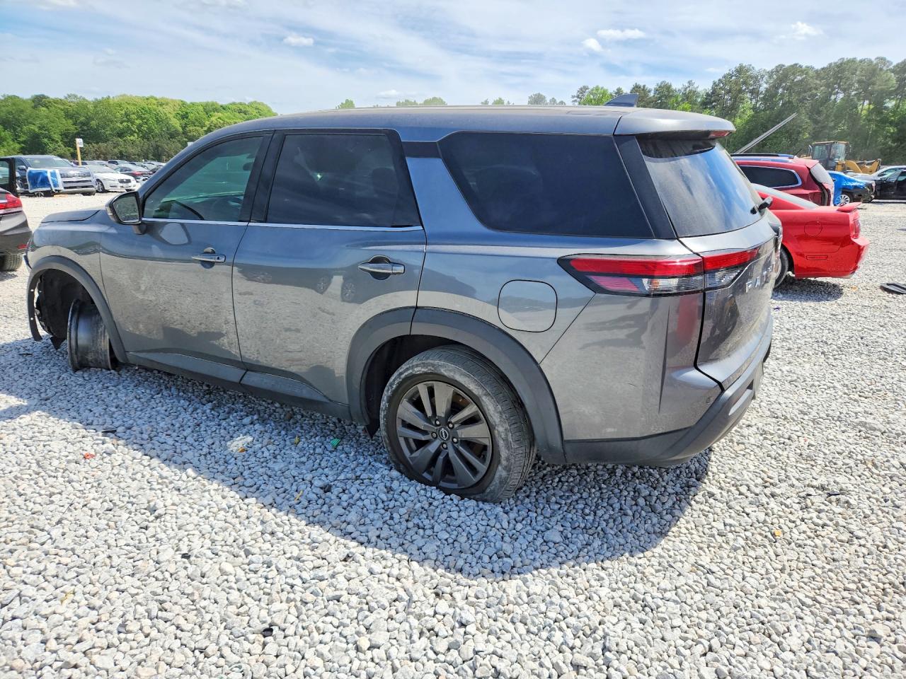 Nissan Pathfinder S