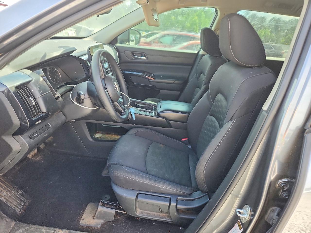 Nissan Pathfinder S