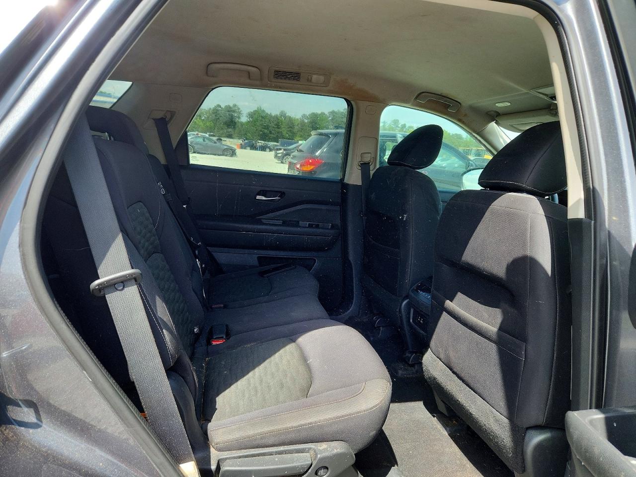 Nissan Pathfinder S