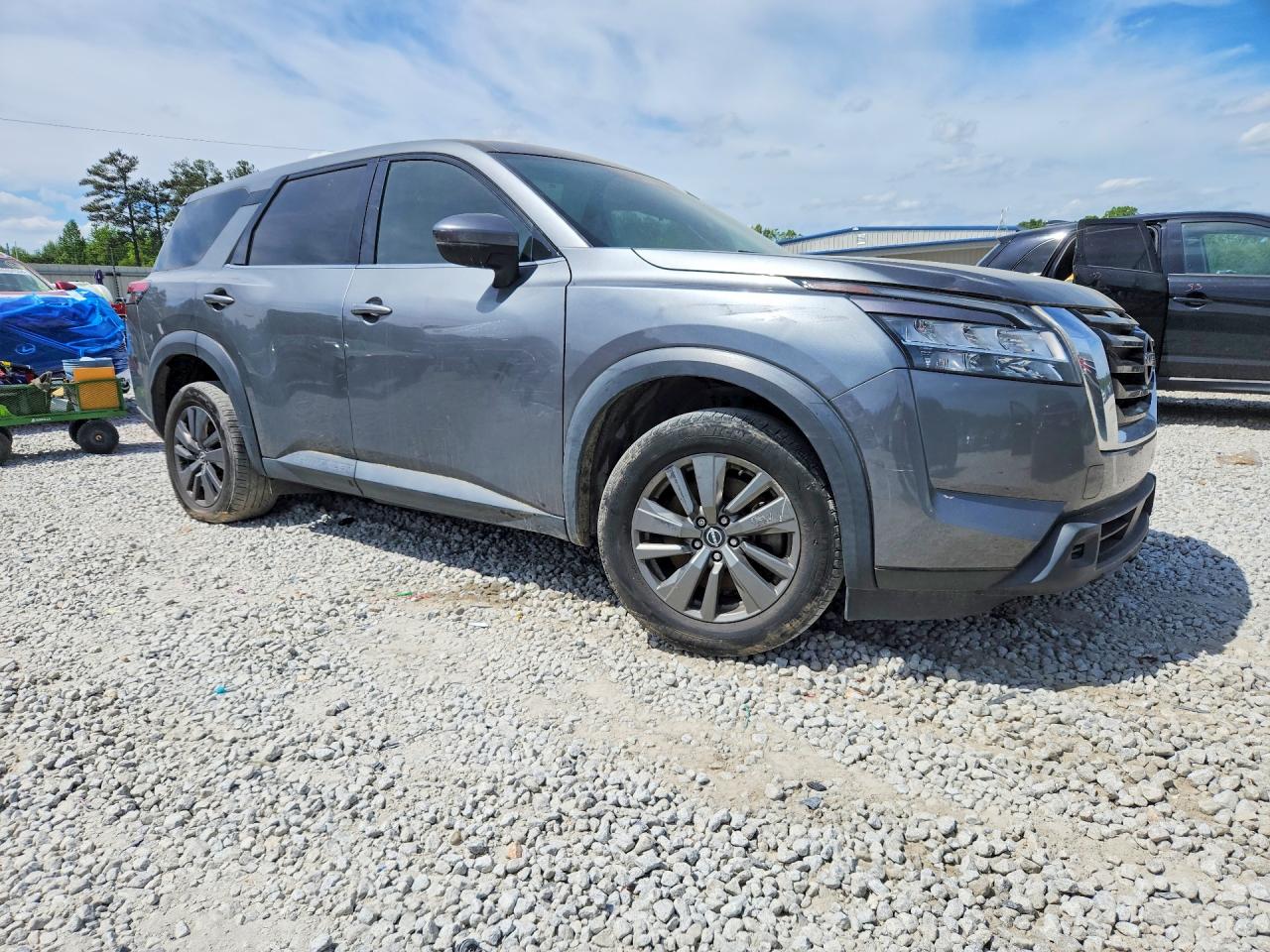 Nissan Pathfinder S