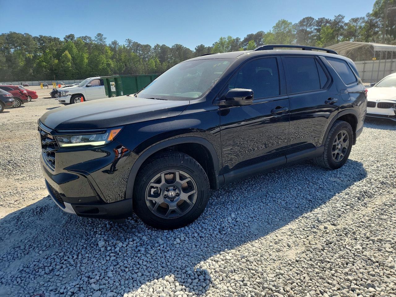 Salvage Honda Pilot Image