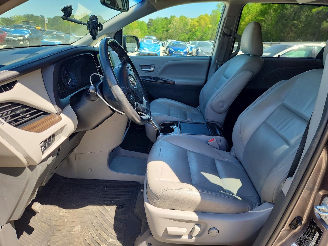 Toyota Sienna Xle Premium 8-passenger