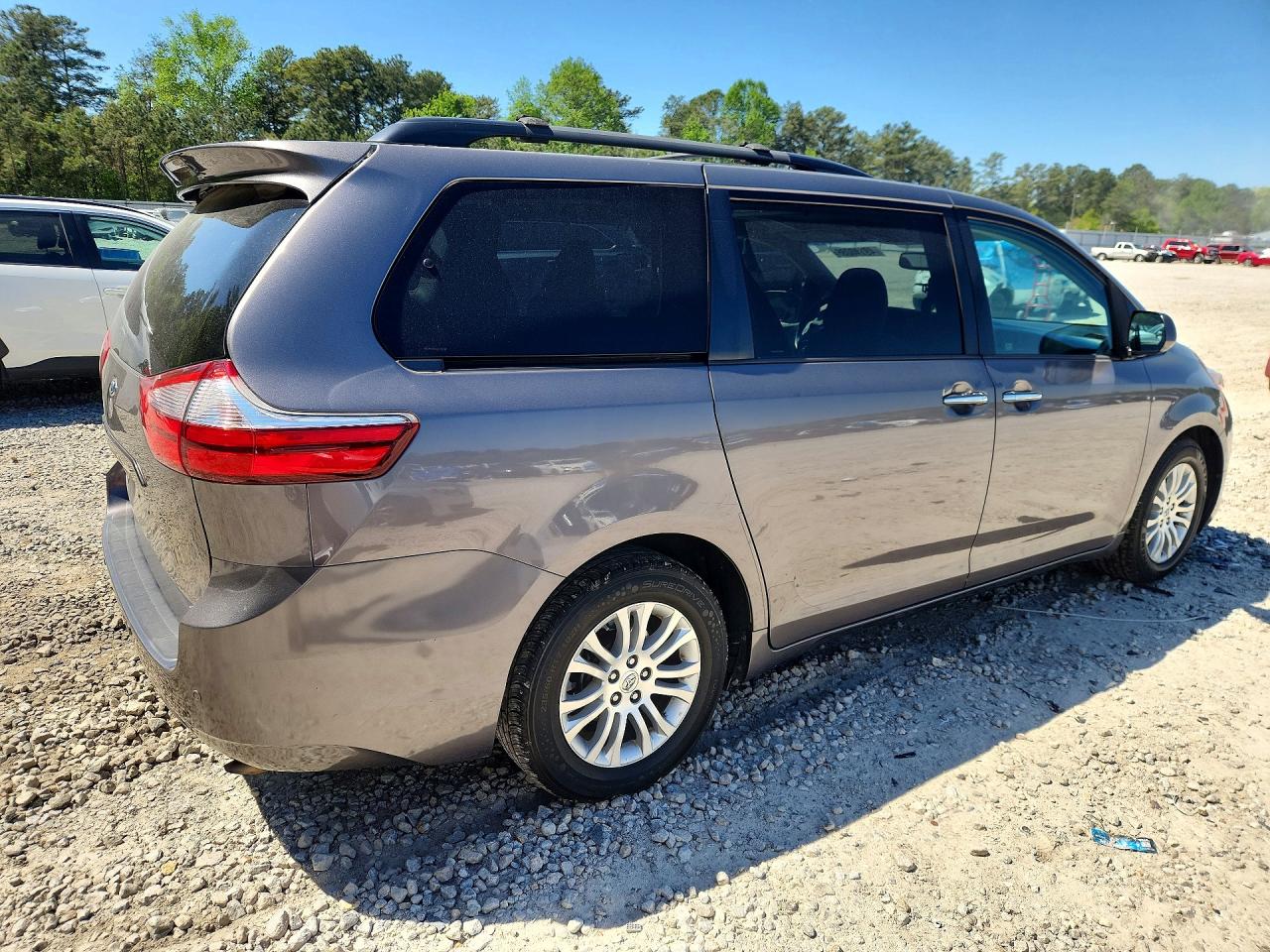 Toyota Sienna Xle Premium 8-passenger